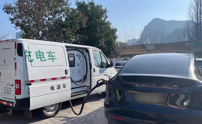 梁山汽车搭电
